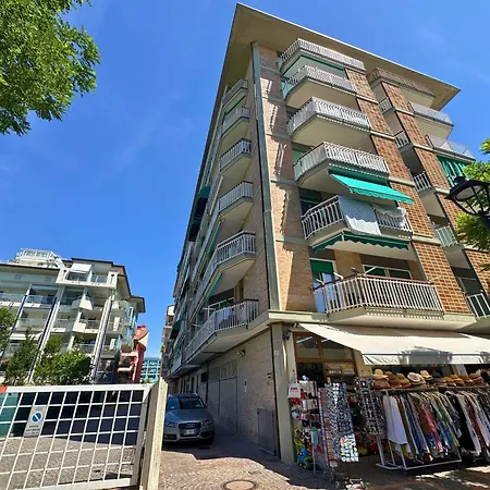 Apartment Alla Spiaggia *